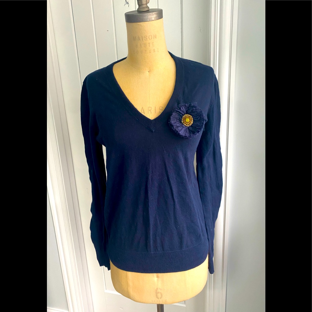 J Crew Women’s V Necks Light Sweater Size M